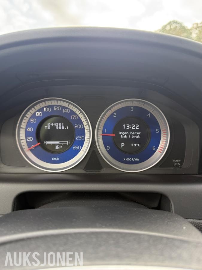2011 VOLVO XC 60 R-DESIGN D4 163hk AWD AUTOMAT CRUISEKONTROLL RYGGEKAMERA