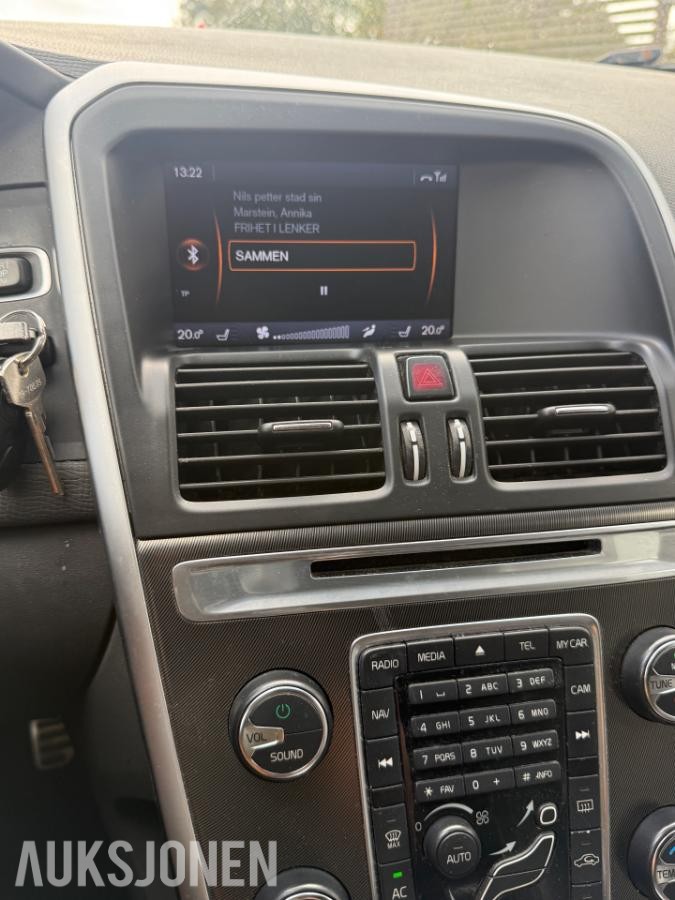2011 VOLVO XC 60 R-DESIGN D4 163hk AWD AUTOMAT CRUISEKONTROLL RYGGEKAMERA