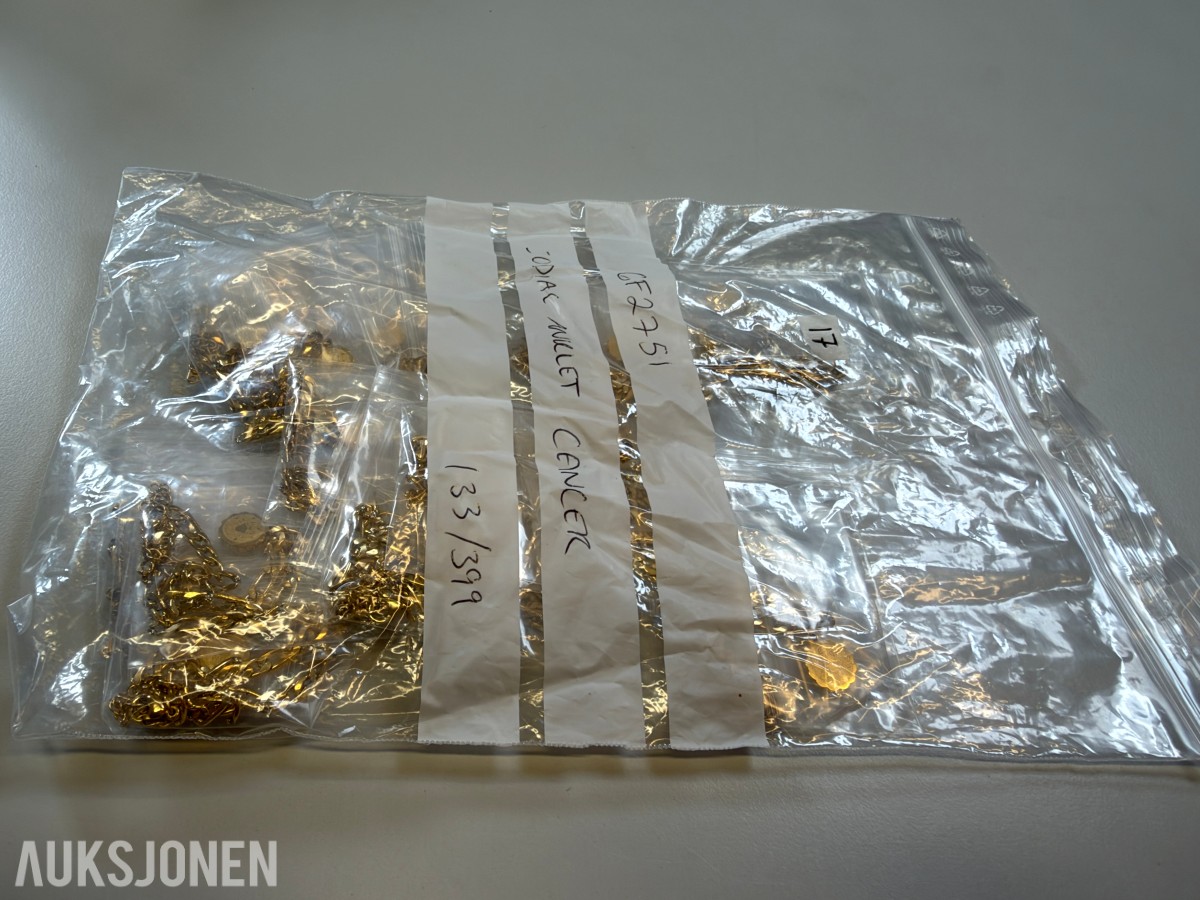 Ca 450 stk halskjeder og armbånd i ulike utførelser