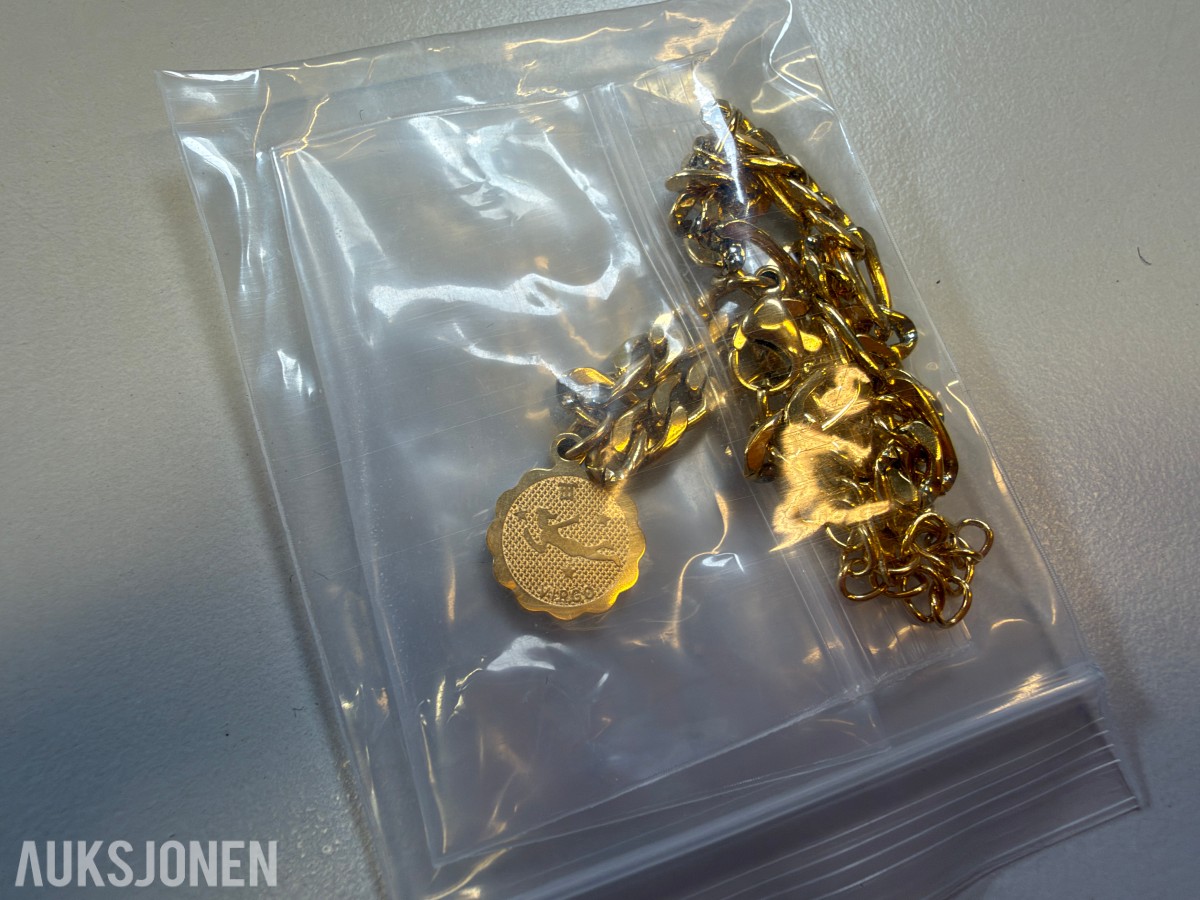 Ca 450 stk halskjeder og armbånd i ulike utførelser