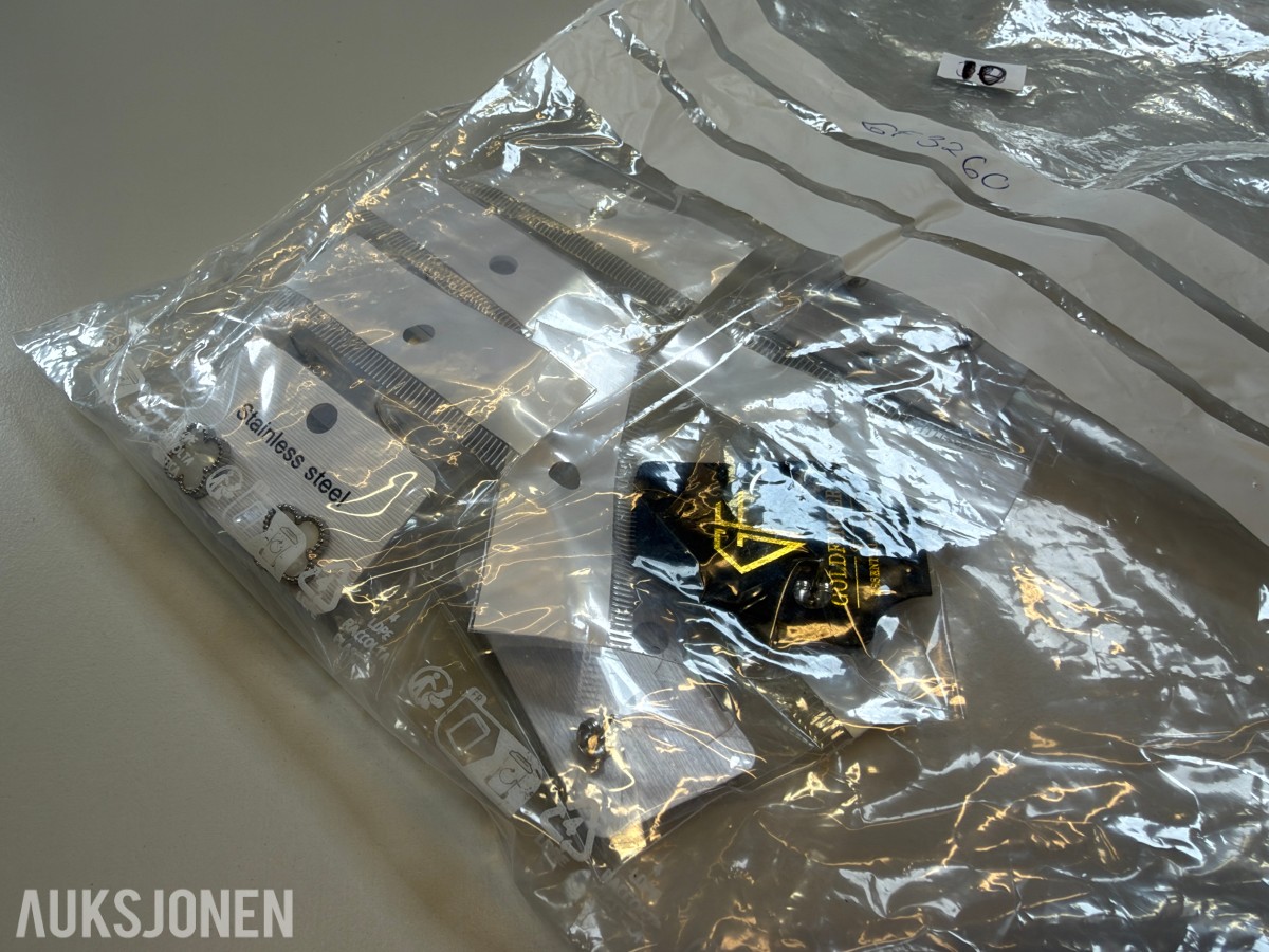 Ca 420 stk smykker - halskjeder, armbånd og øredobber