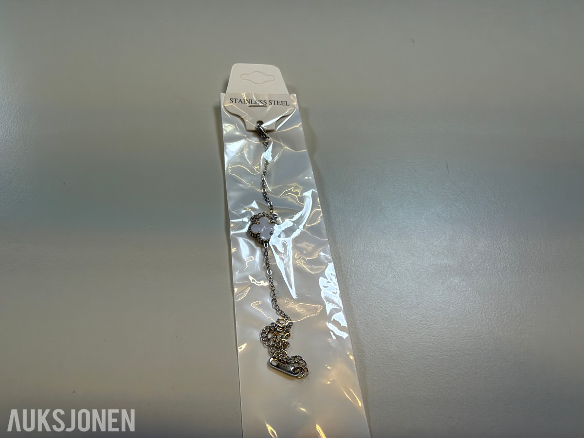 Ca 420 stk smykker - halskjeder, armbånd og øredobber
