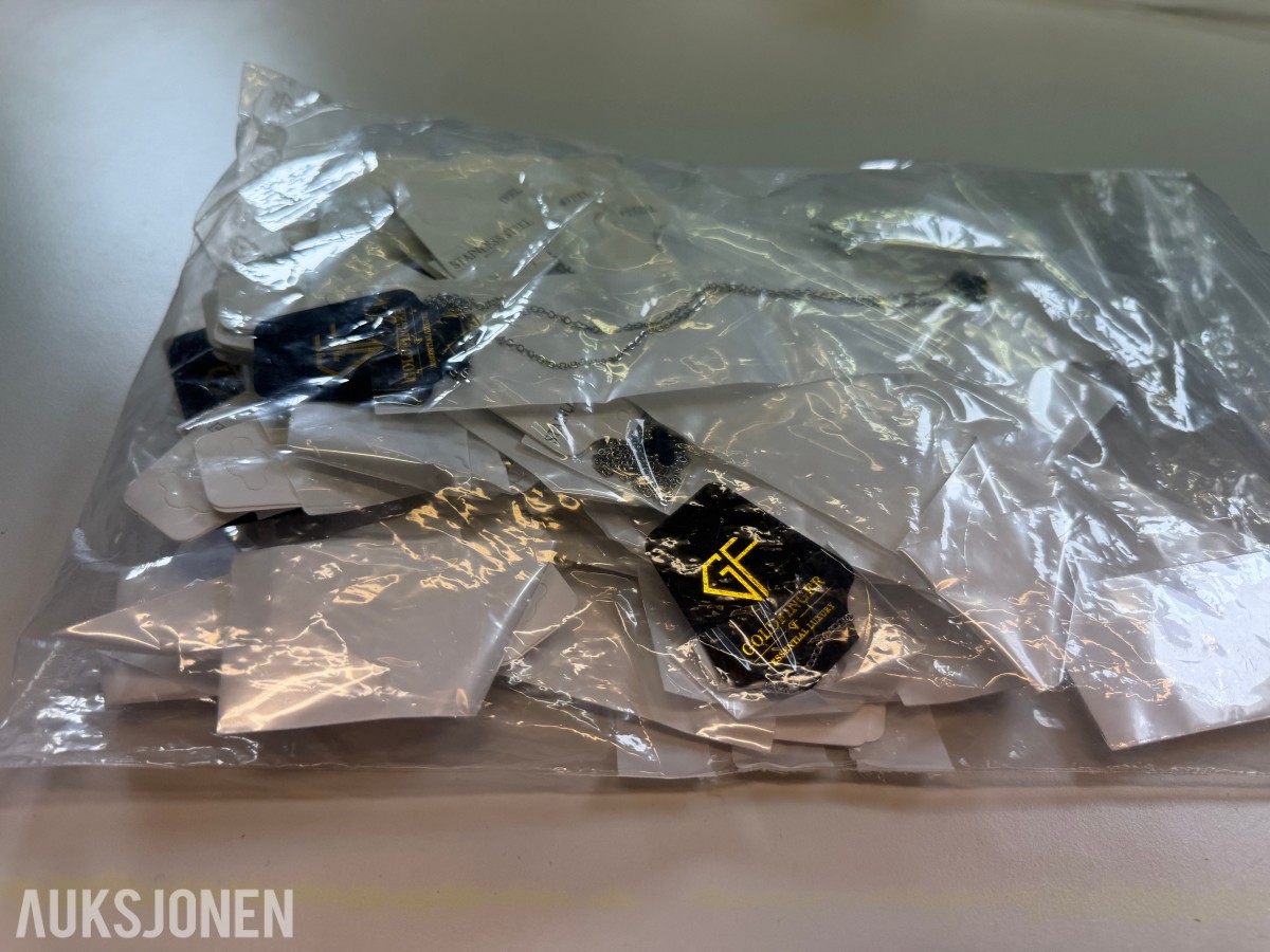 Ca 420 stk smykker - halskjeder, armbånd og øredobber