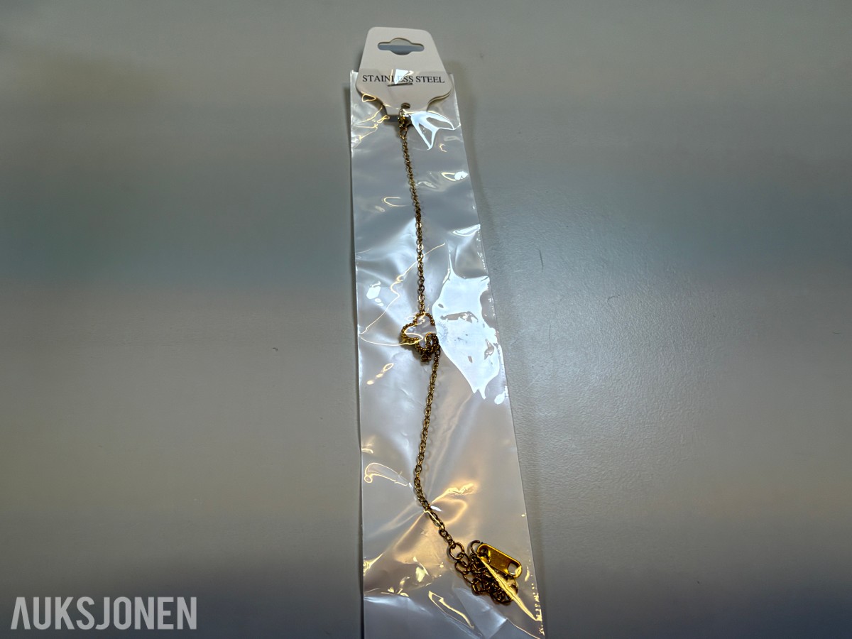 Ca 420 stk smykker - halskjeder, armbånd og øredobber