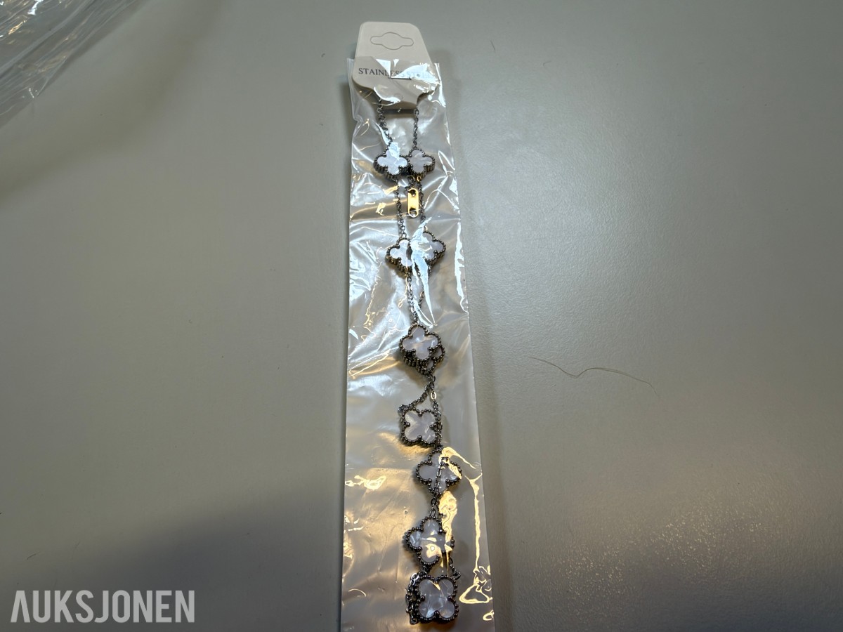 Ca 420 stk smykker - halskjeder, armbånd og øredobber