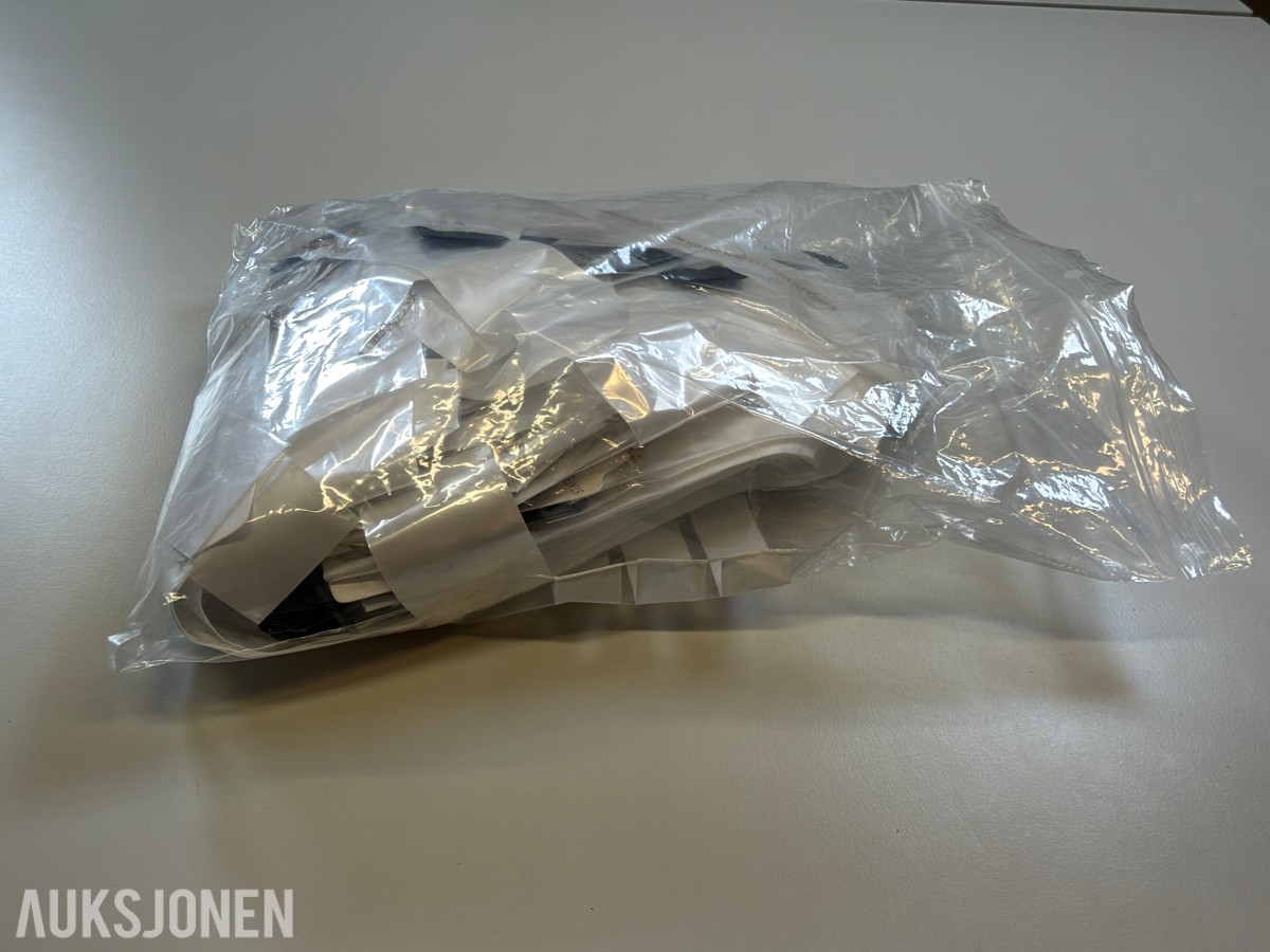Ca 420 stk smykker - halskjeder, armbånd og øredobber