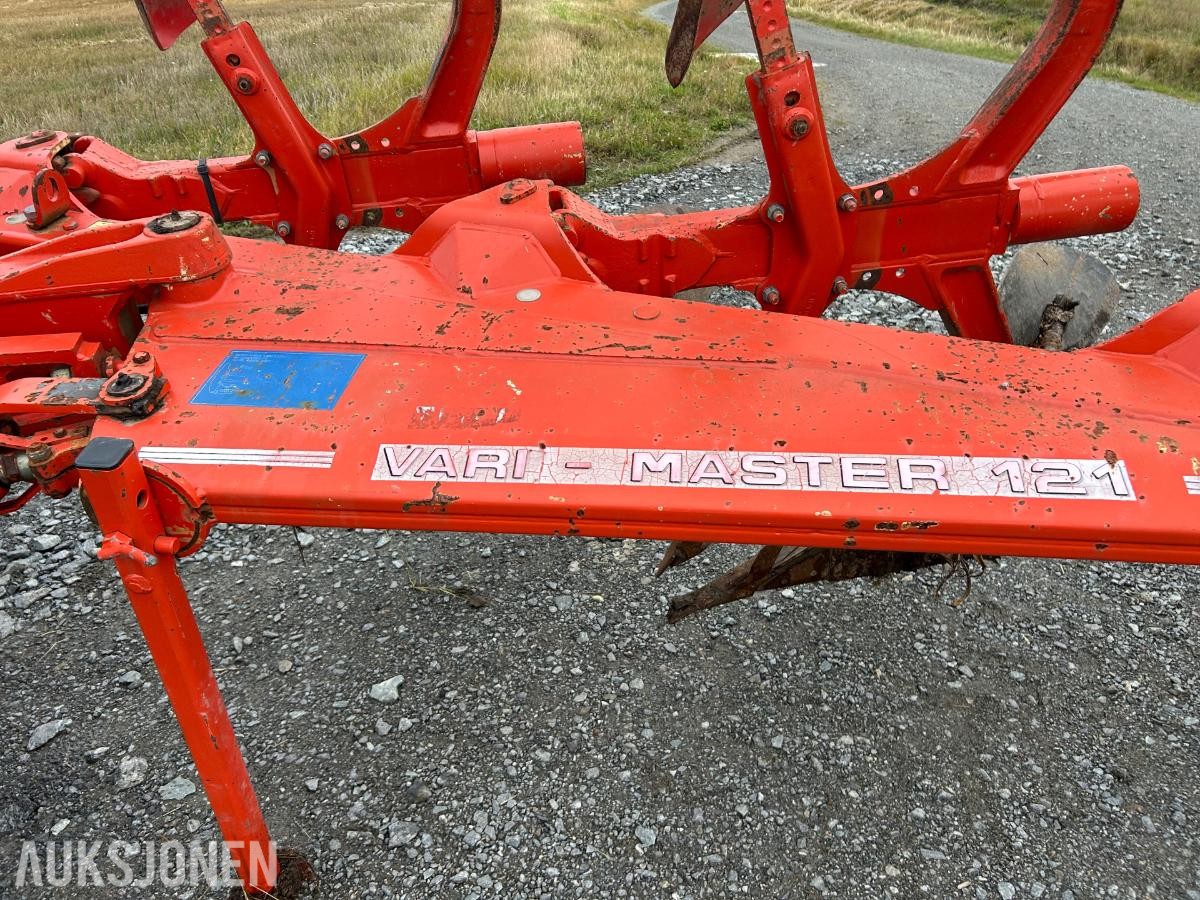 2005 Kuhn Vari-Master 121 5-skjærs vendeplog