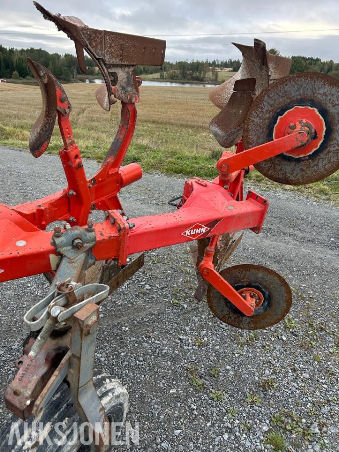 2005 Kuhn Vari-Master 121 5-skjærs vendeplog