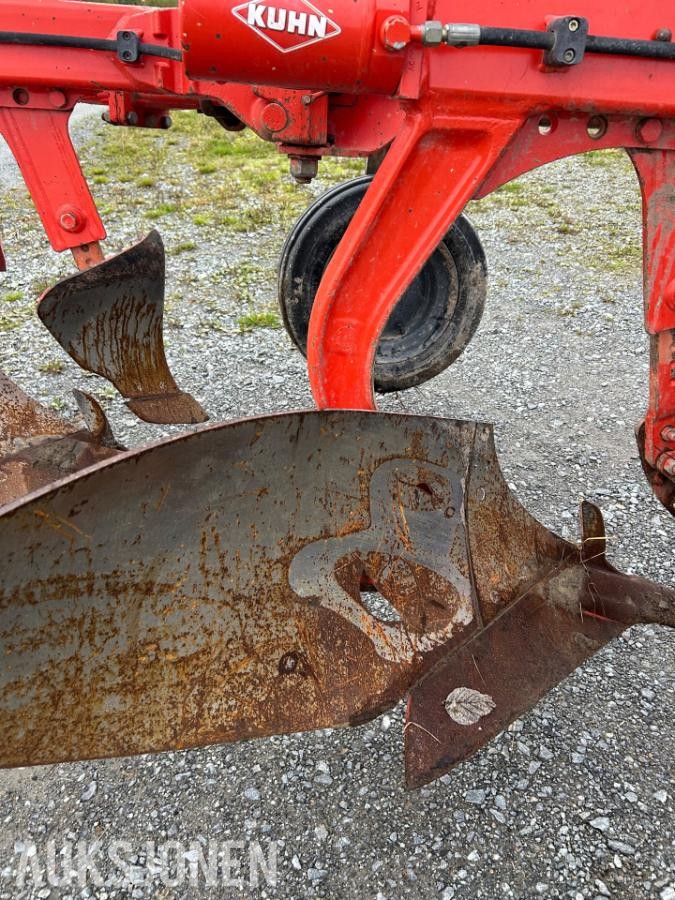 2005 Kuhn Vari-Master 121 5-skjærs vendeplog