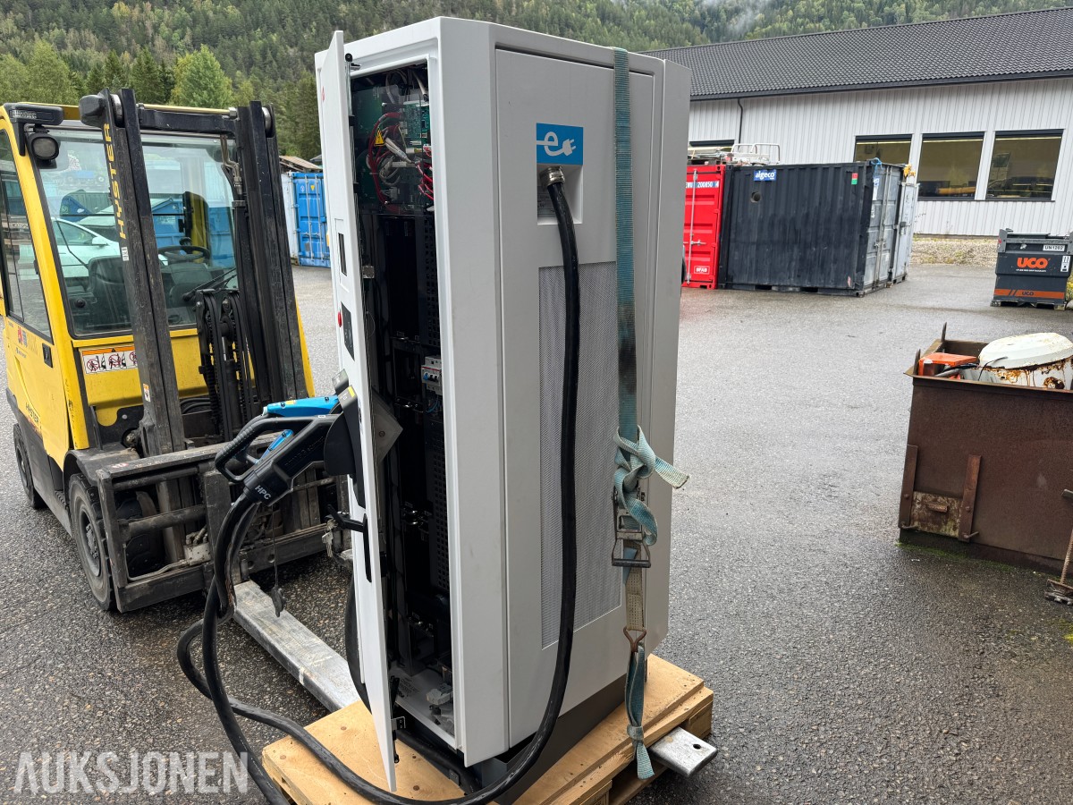 2023 ABB Terra 184HC CJ hurtigladestasjon CCS2 – CHAdeMO
