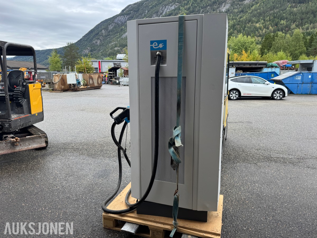 2023 ABB Terra 184HC CJ hurtigladestasjon CCS2 – CHAdeMO