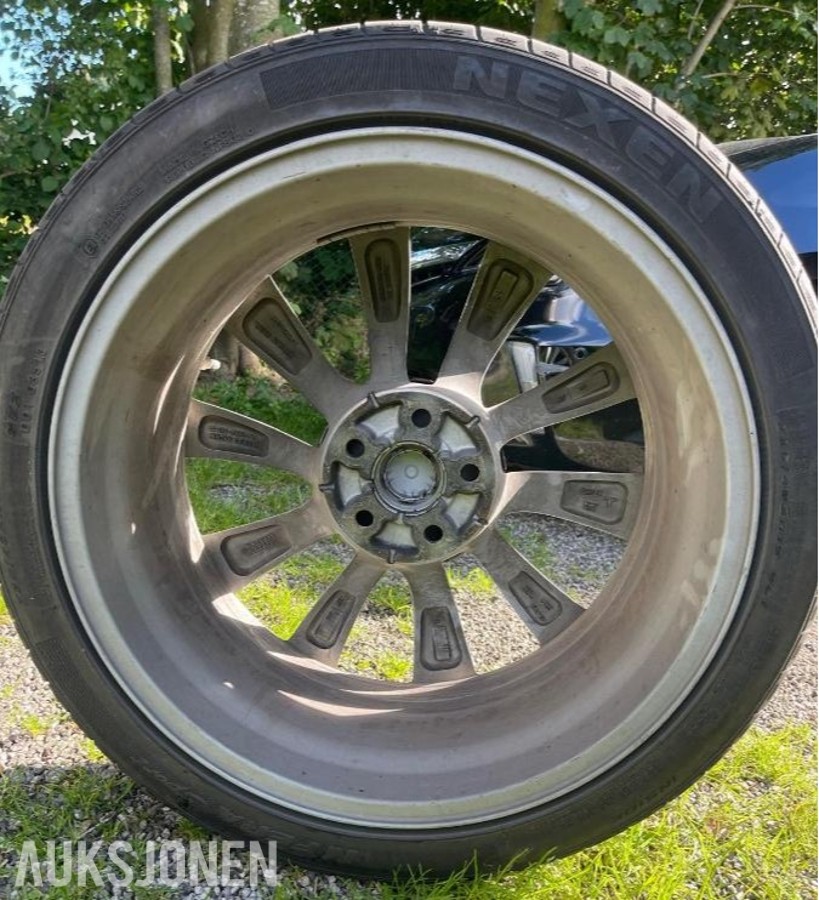 2019 4 Tesla-dekk selges, 235/40 R19