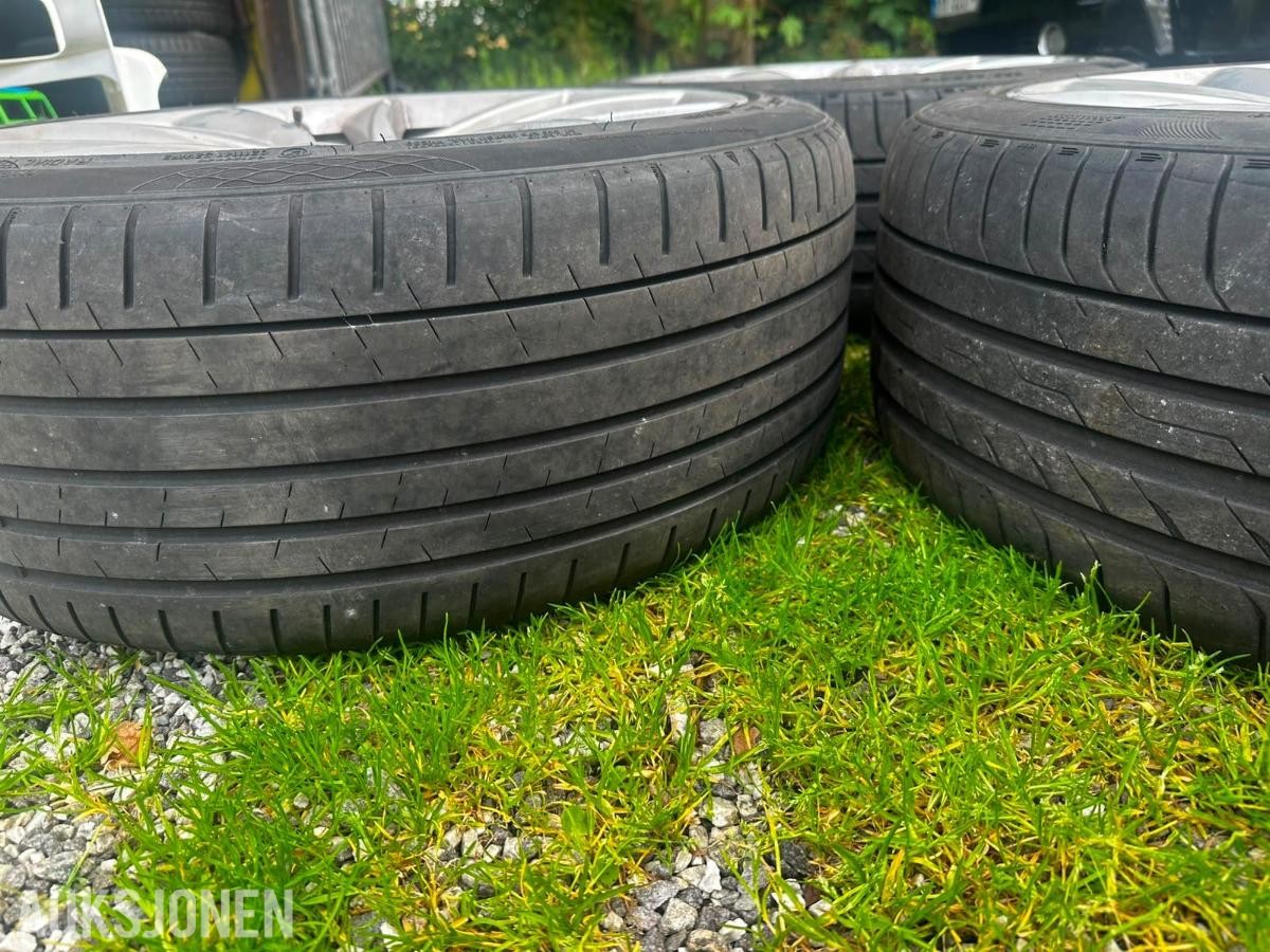 2019 4 Tesla-dekk selges, 235/40 R19