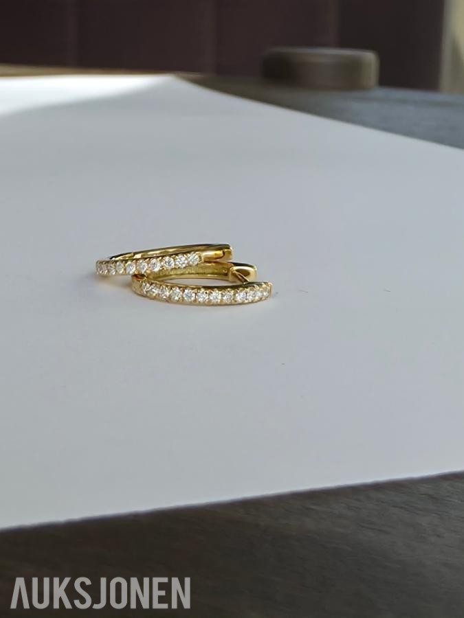 0.26CT HOOPS DIAMANTØREDOBBER I 18K GULL. NATURLIGE DIAMANTER! TAKSTBREV!