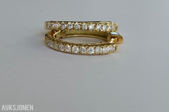 0.26CT HOOPS DIAMANTØREDOBBER I 18K GULL. NATURLIGE DIAMANTER! TAKSTBREV!