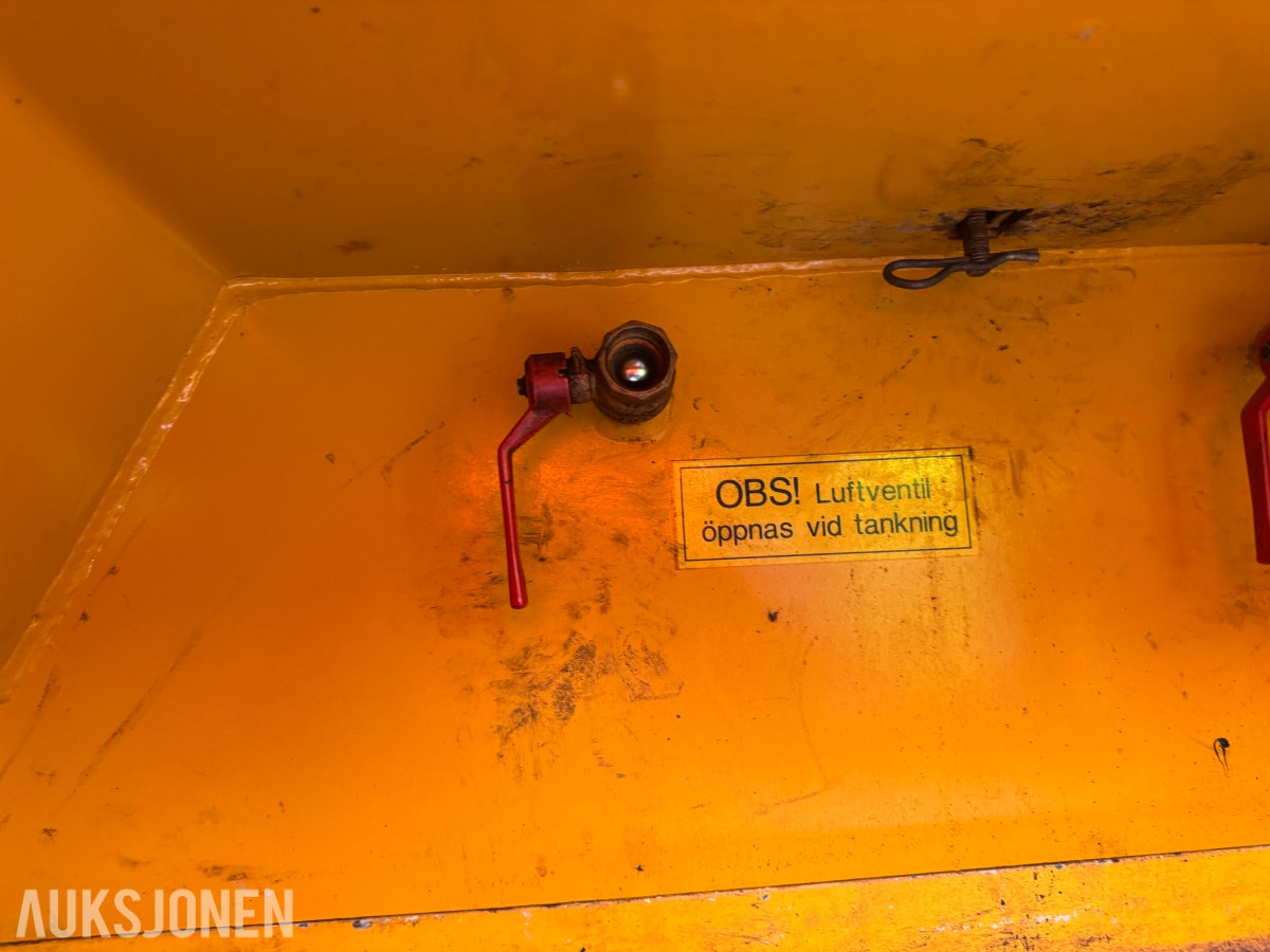 2008 Fårmartanken AB ADR-godkjent dieseltank – 2000 liter