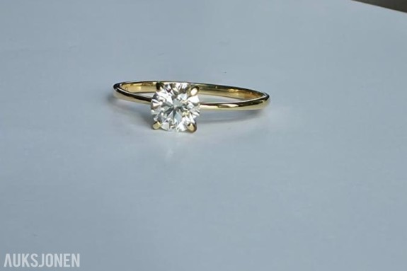 0.61CT ENSTENS DIAMANTRING I 14K GULL. NATURLIG DIAMANT! TAKSTBREV OG SERTIFIKAT!