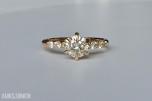 0.69CT DIAMANTRING I 14K GULL. NATURLIGE DIAMANTER! TAKSTBREV OG SERTIFIKAT!
