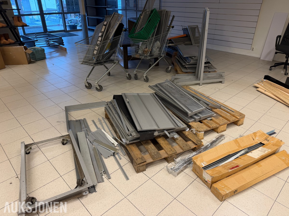 Butikkinnredning - stor mengde diverse hyller/reoler - uten minstepris!
