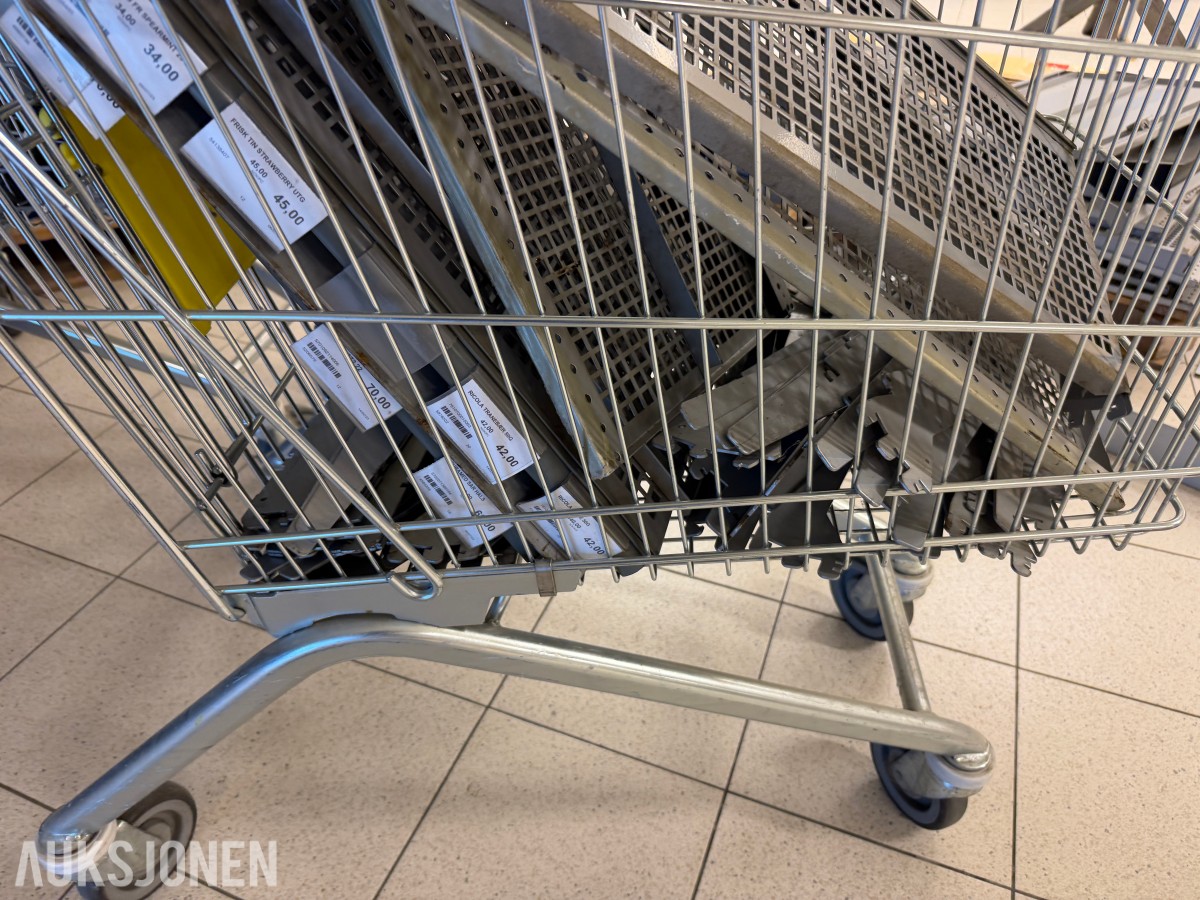 Butikkinnredning - stor mengde diverse hyller/reoler - uten minstepris!