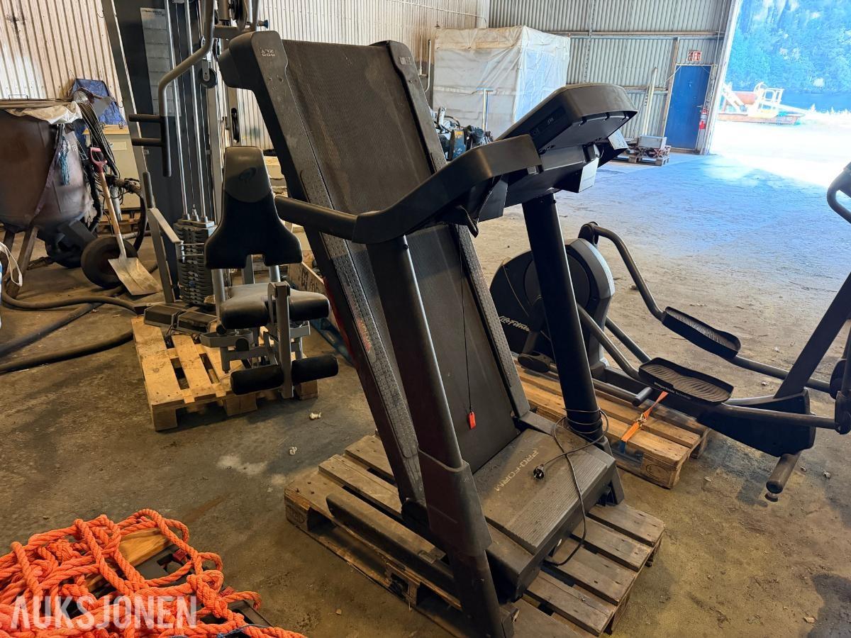 PARTI MED TRENINGSMASKINER OG VEKTSKIVER – LIFE FITNESS, NAUTILUS OG PRO-FORM