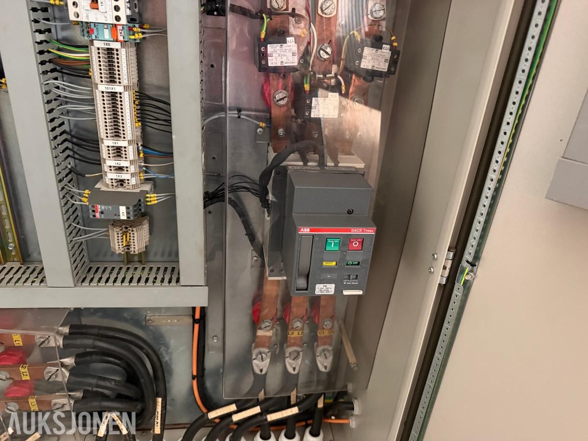 STAMFORD/LÖNNE 300 KW FREKVENSOMFORMER 60/50 HZ – 370 KVA