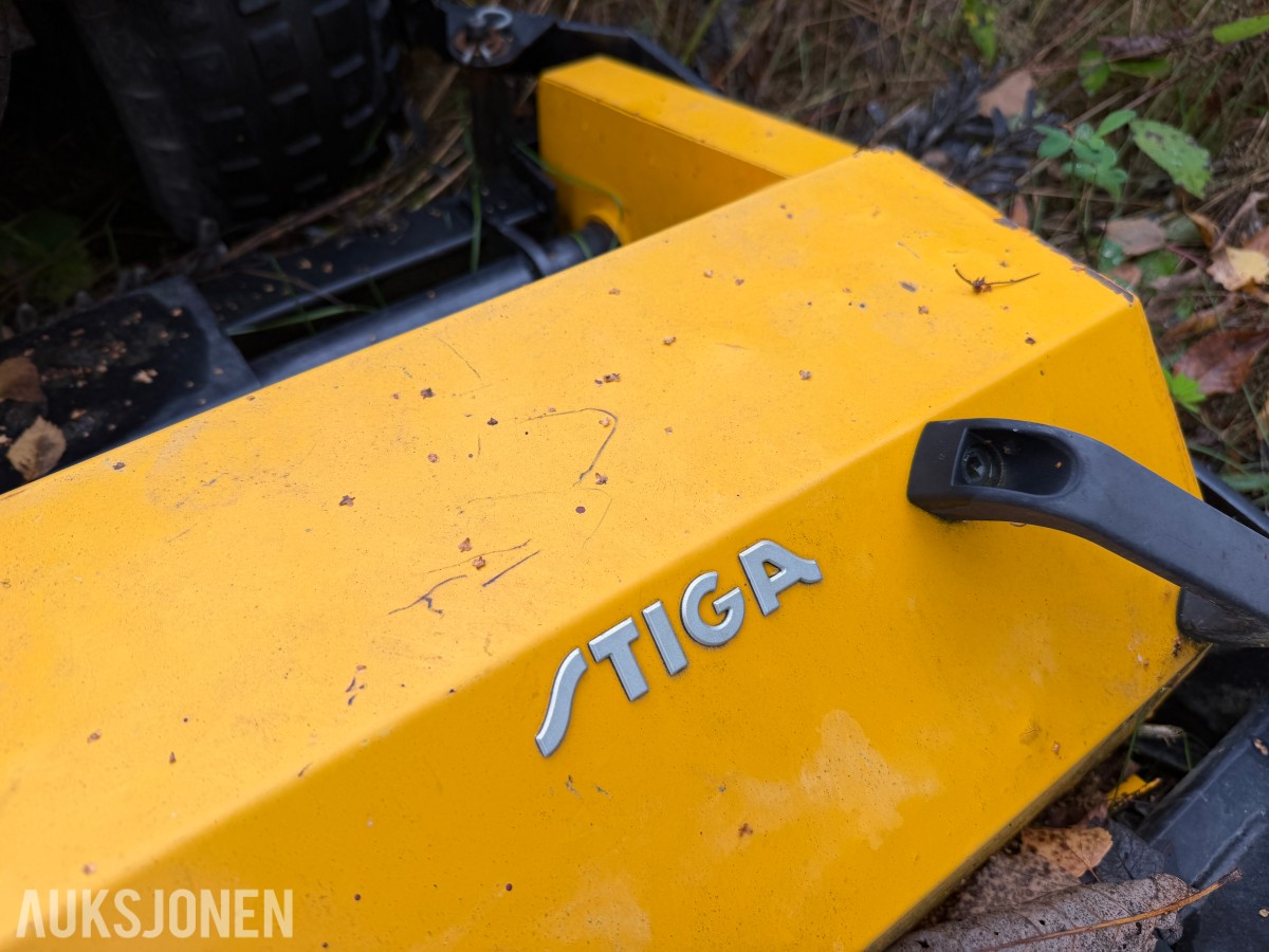 Stiga Park Pro 25 4WD - frontmontert klippeaggregat