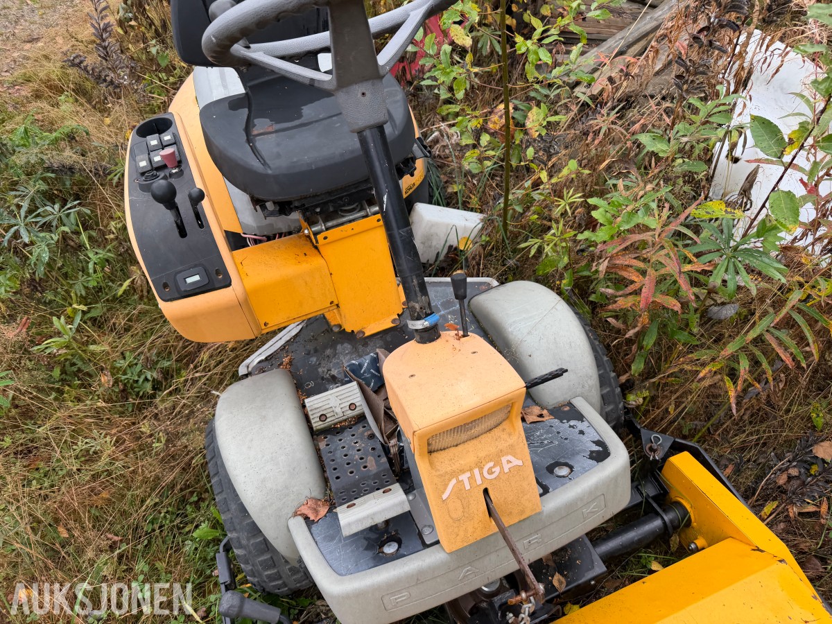 Stiga Park Pro 25 4WD - frontmontert klippeaggregat