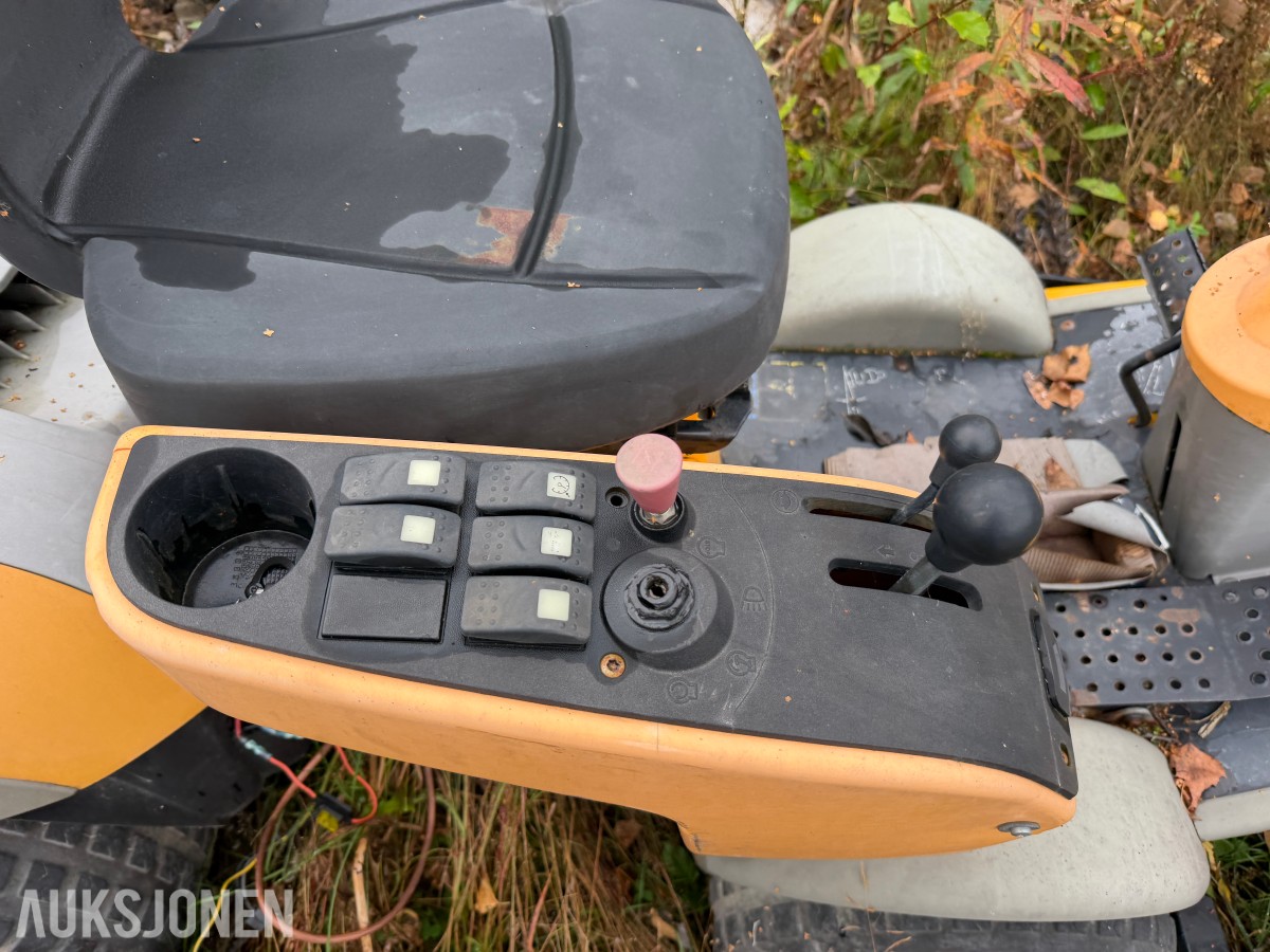 Stiga Park Pro 25 4WD - frontmontert klippeaggregat