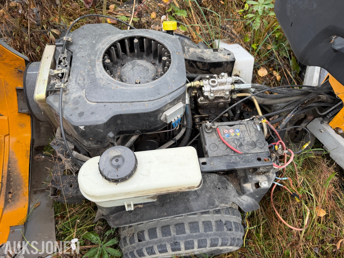 Stiga Park Pro 25 4WD - frontmontert klippeaggregat