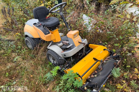 Stiga Park Pro 25 4WD - frontmontert klippeaggregat