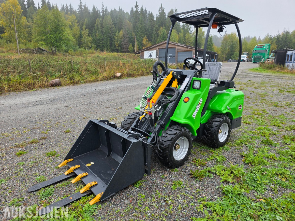 2026 Euroloader SKT 1000 kompaktlaster 4WD 3.6 timer -skuffe-gaffel