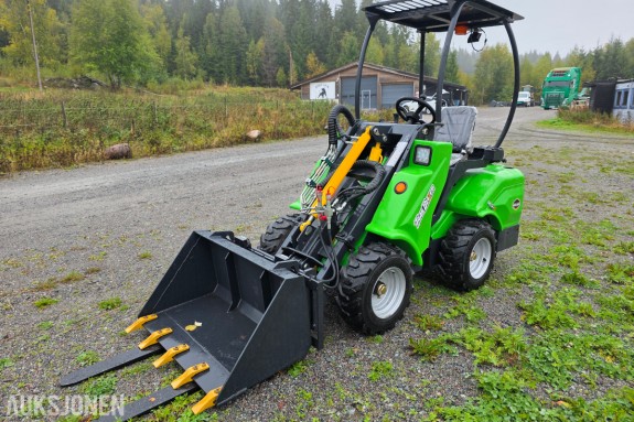 2026 Euroloader SKT 1000 kompaktlaster 4WD 3.6 timer -skuffe-gaffel