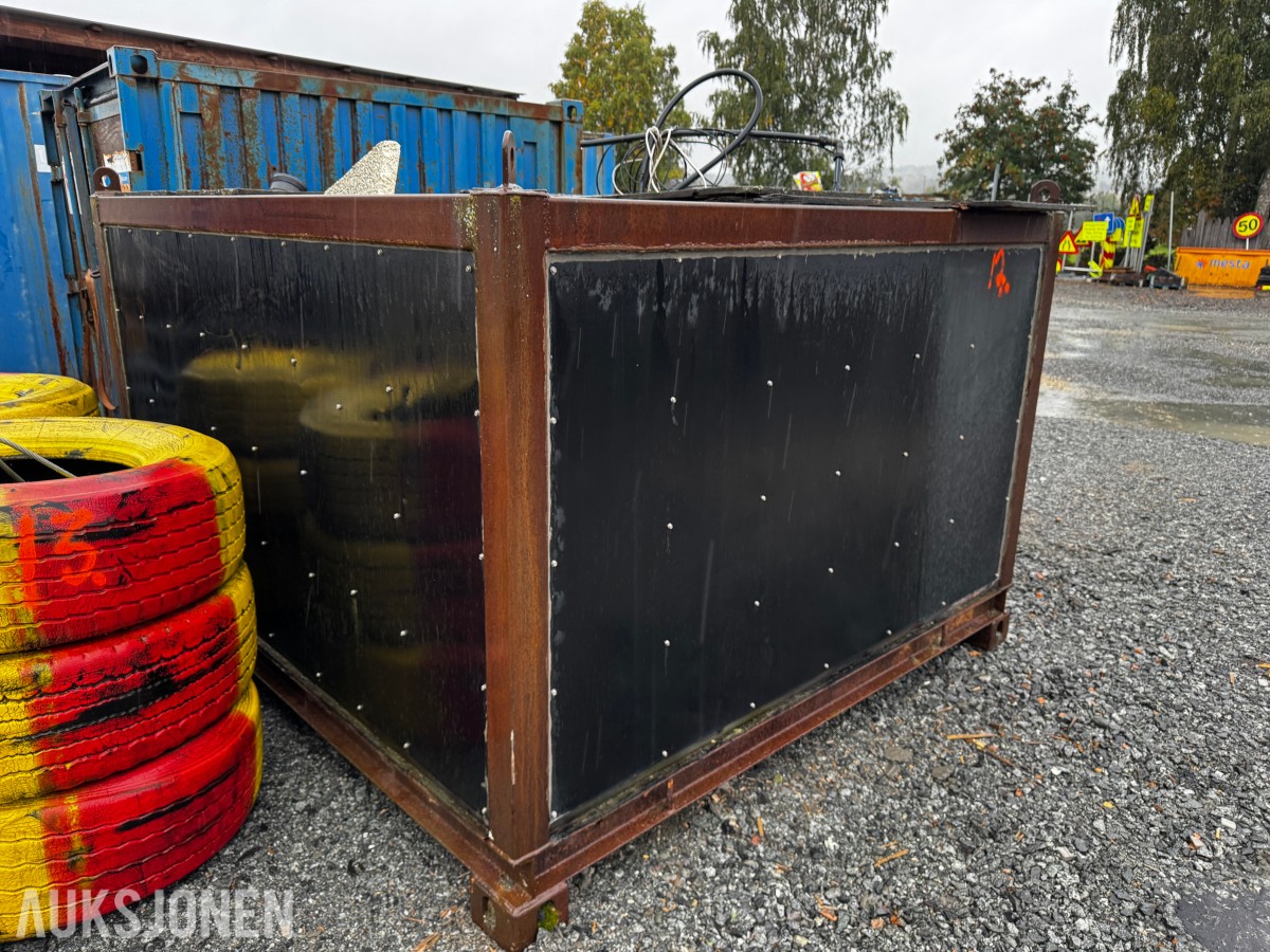 Tankanlegg for brakker med slanger
