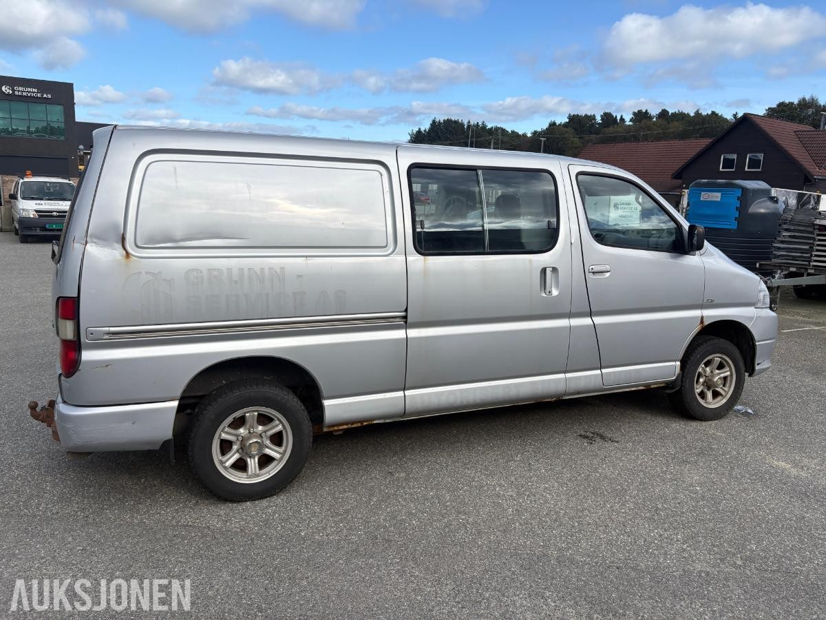 2008 HIACE 2.5-117 D 4WD, 268240km
