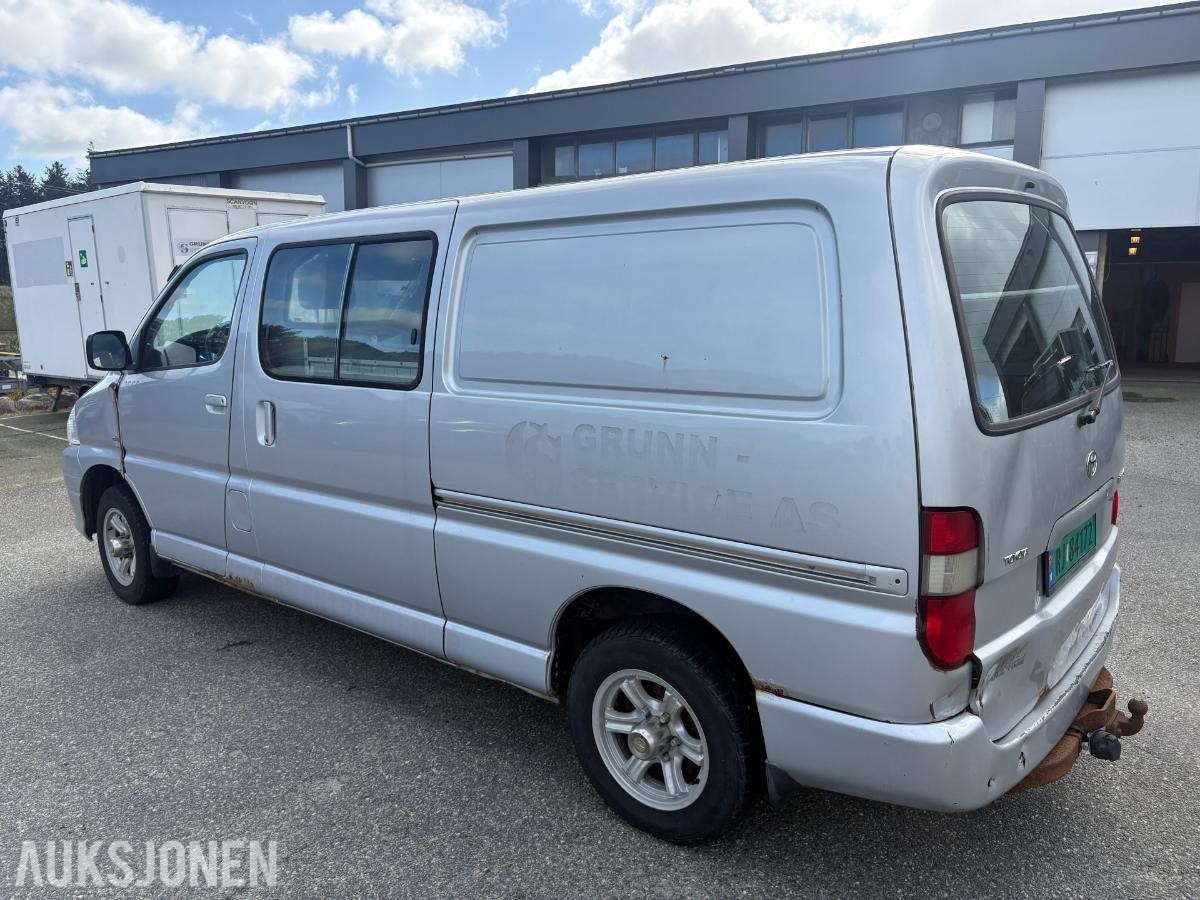 2008 HIACE 2.5-117 D 4WD, 268240km