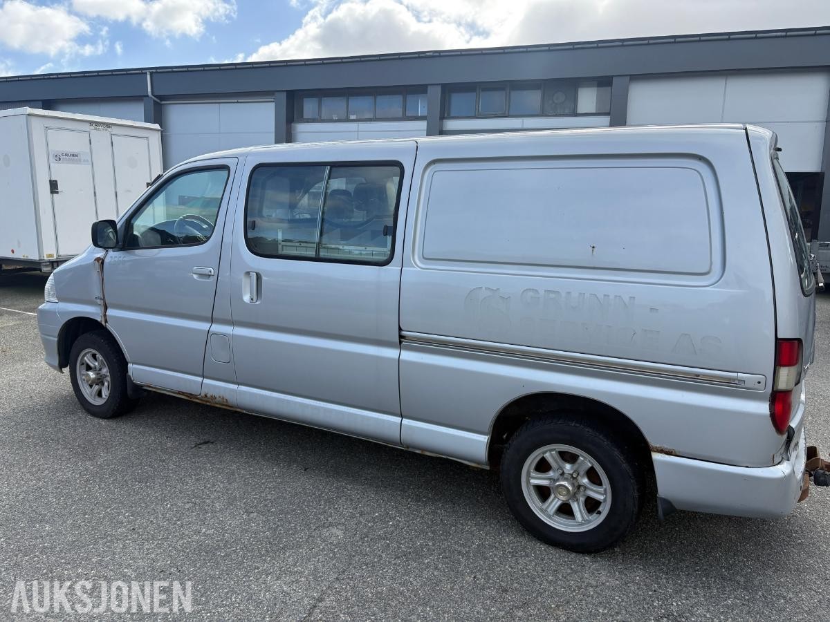 2008 HIACE 2.5-117 D 4WD, 268240km