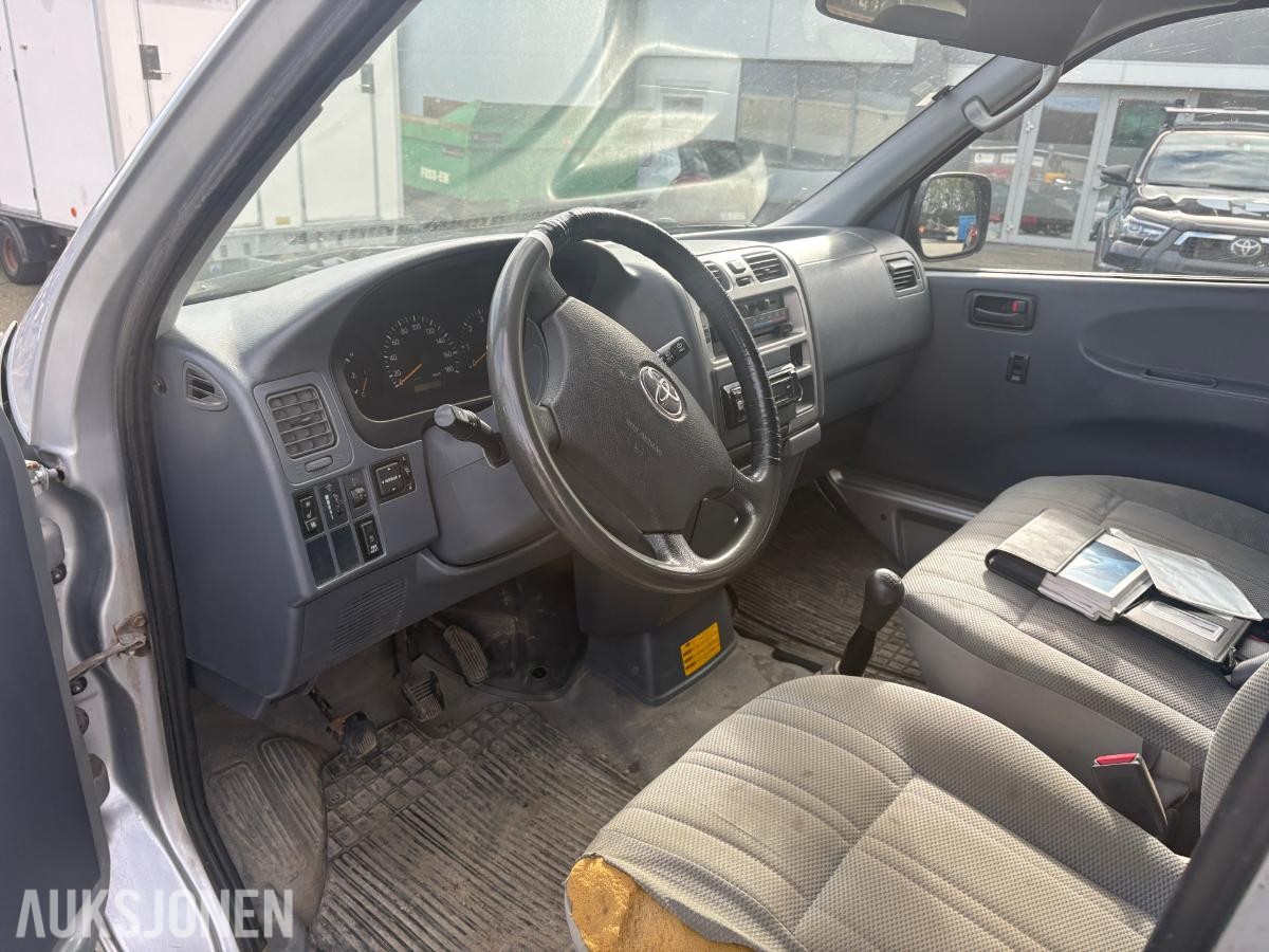 2008 HIACE 2.5-117 D 4WD, 268240km