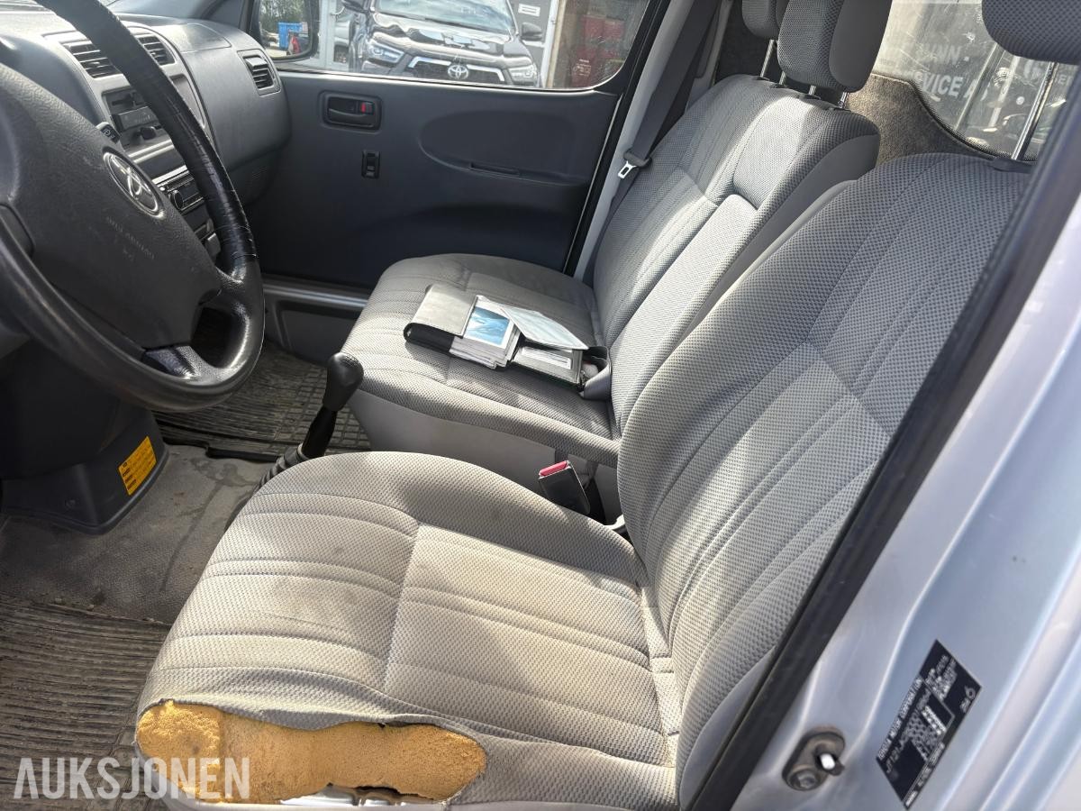 2008 HIACE 2.5-117 D 4WD, 268240km