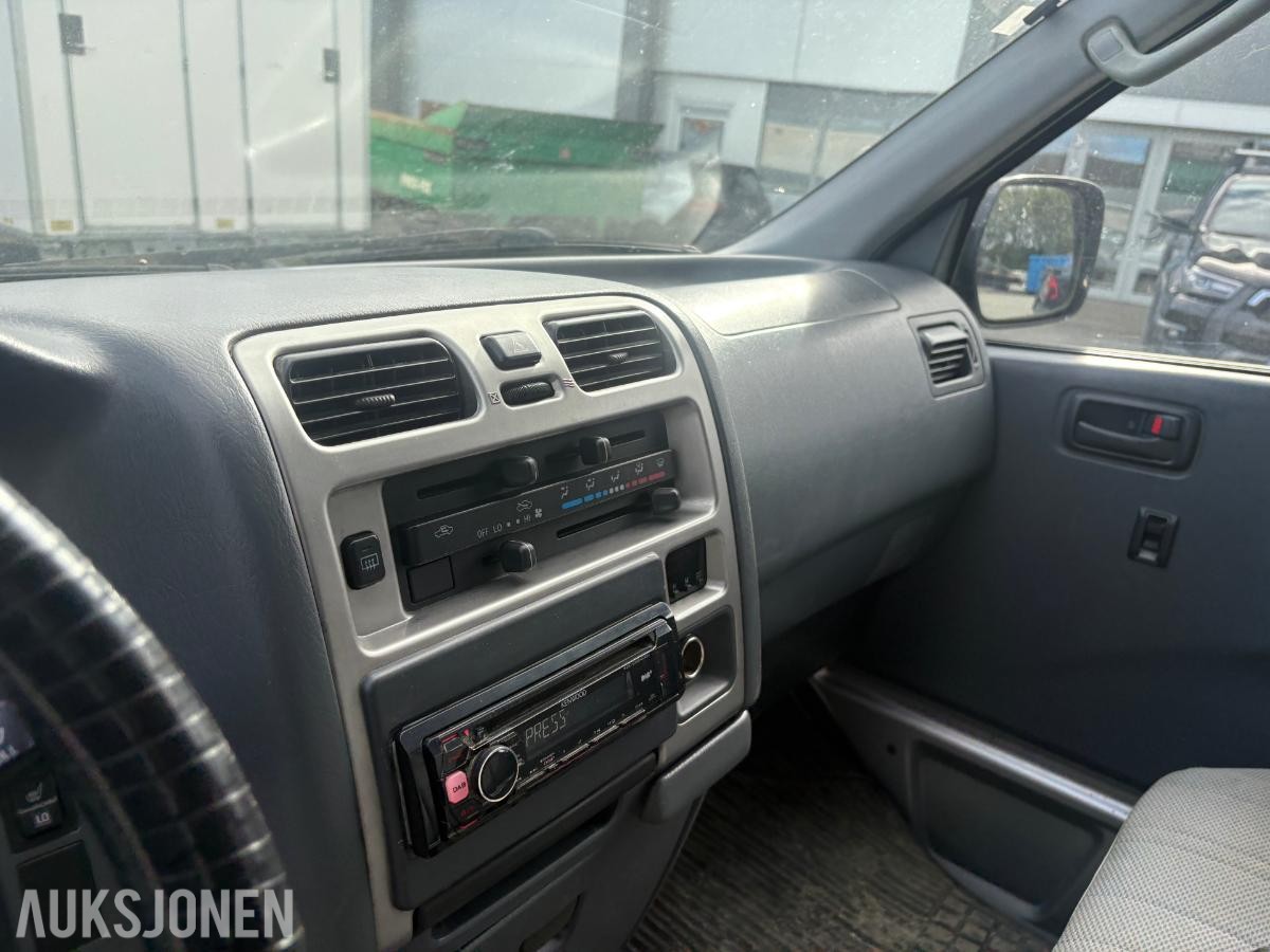 2008 HIACE 2.5-117 D 4WD, 268240km