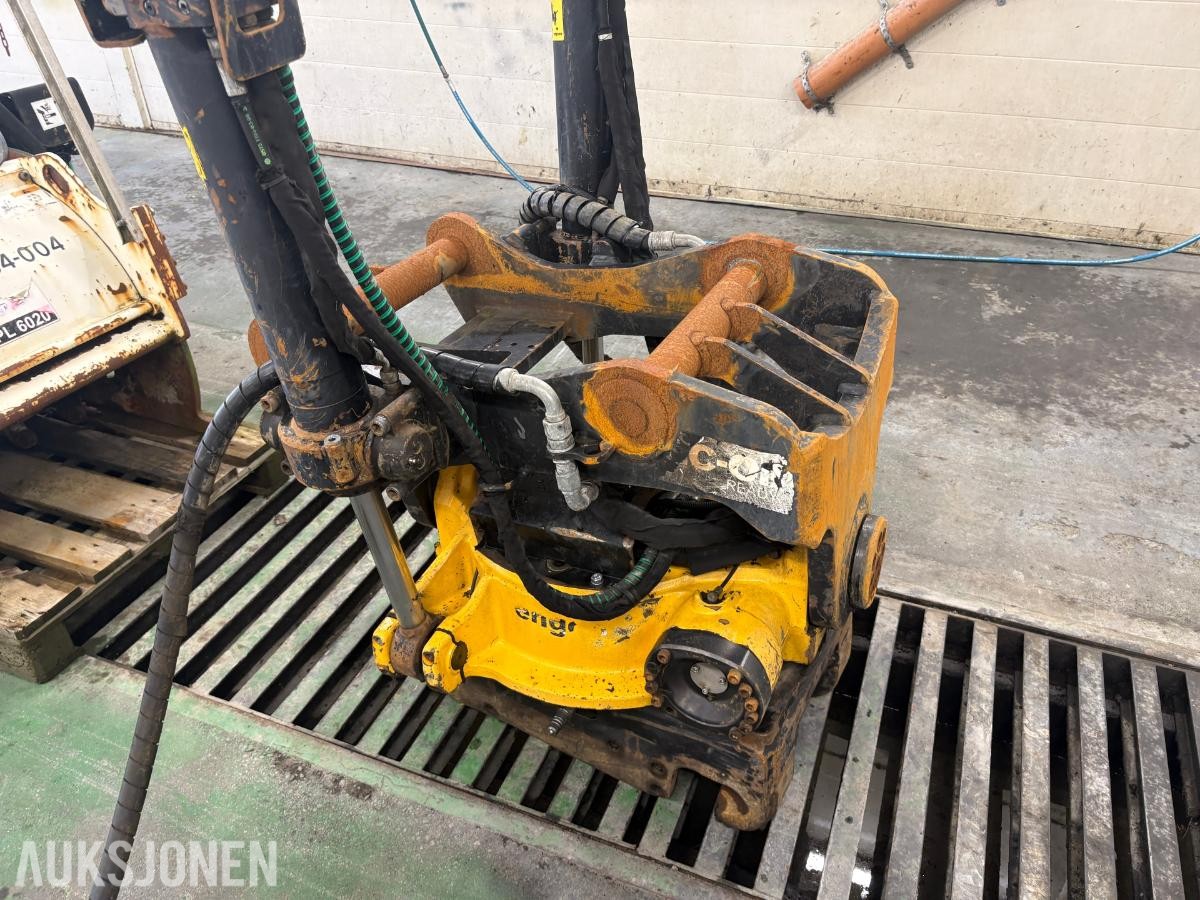 2018 Engcon EC233 tiltrotator s-70 feste