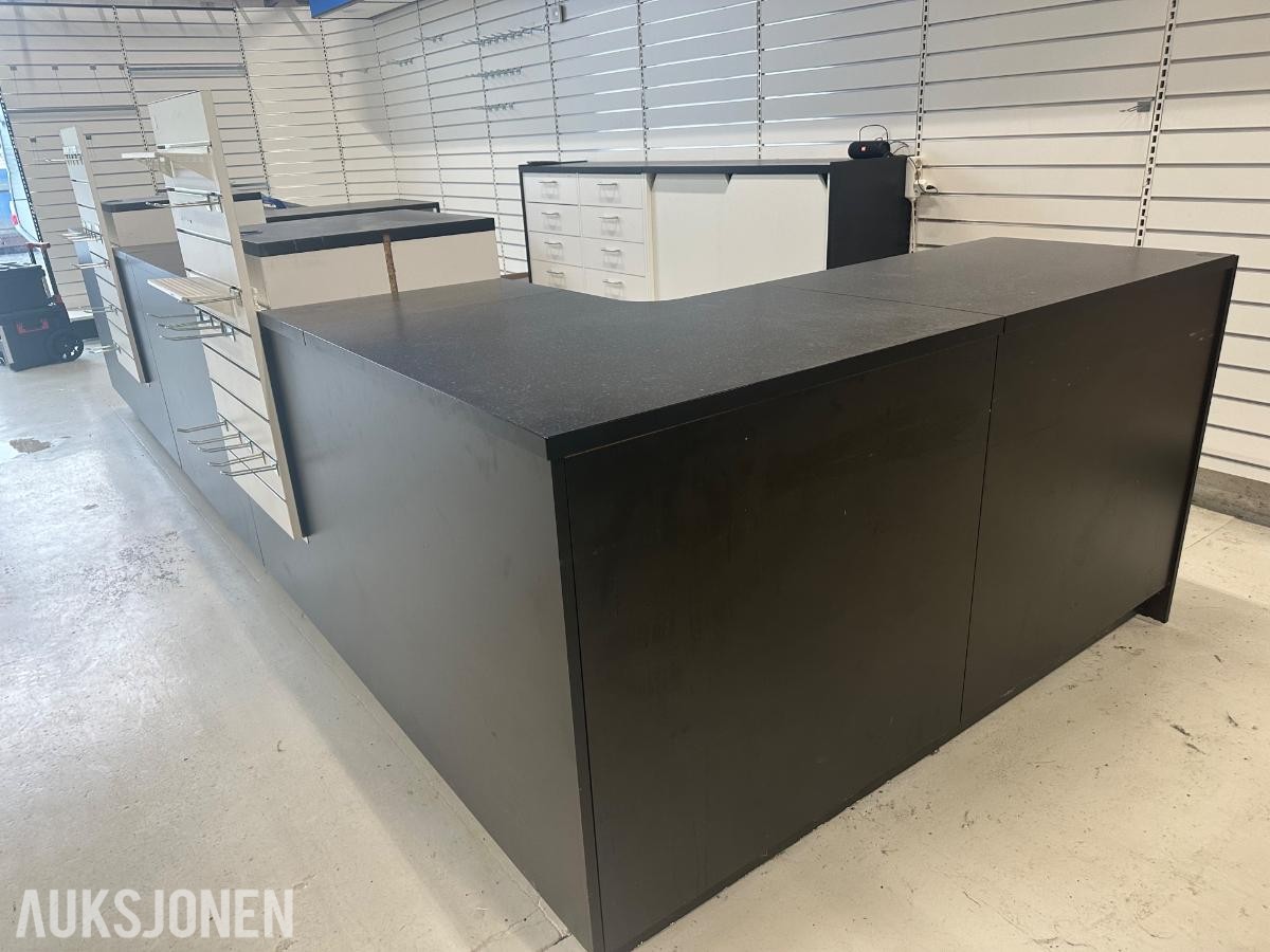 Butikkdisk / lengde ca 485 cm 