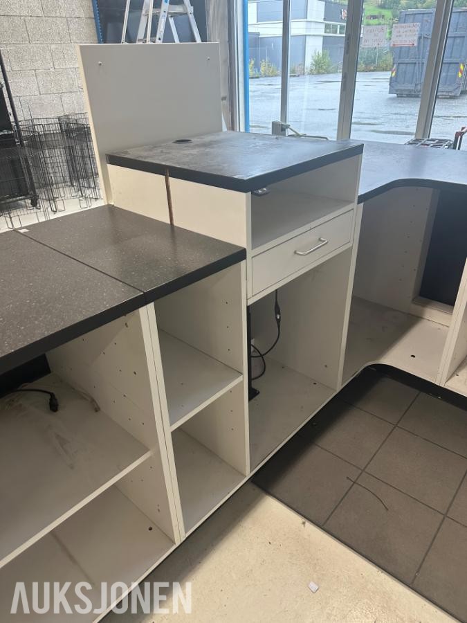 Butikkdisk / lengde ca 485 cm 