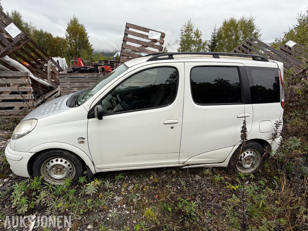 2006 Toyota YARIS VERSO 1.4-75 D + delebil - høystbydende over vrakpant!