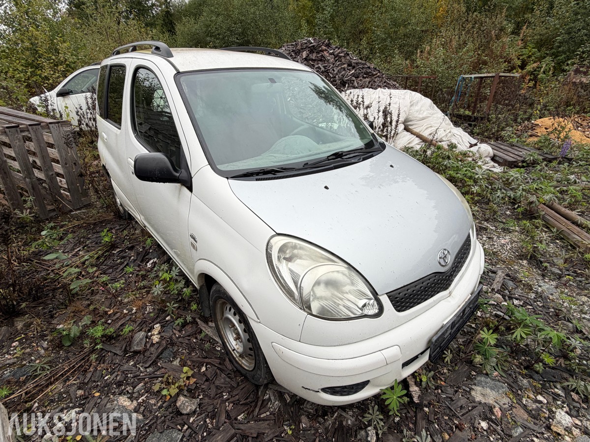 2006 Toyota YARIS VERSO 1.4-75 D + delebil - høystbydende over vrakpant!