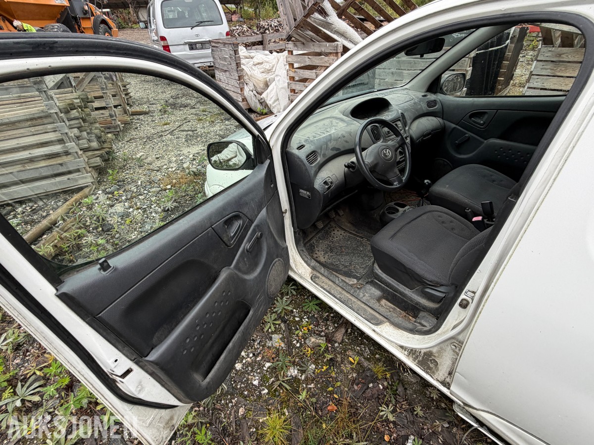 2006 Toyota YARIS VERSO 1.4-75 D + delebil - høystbydende over vrakpant!