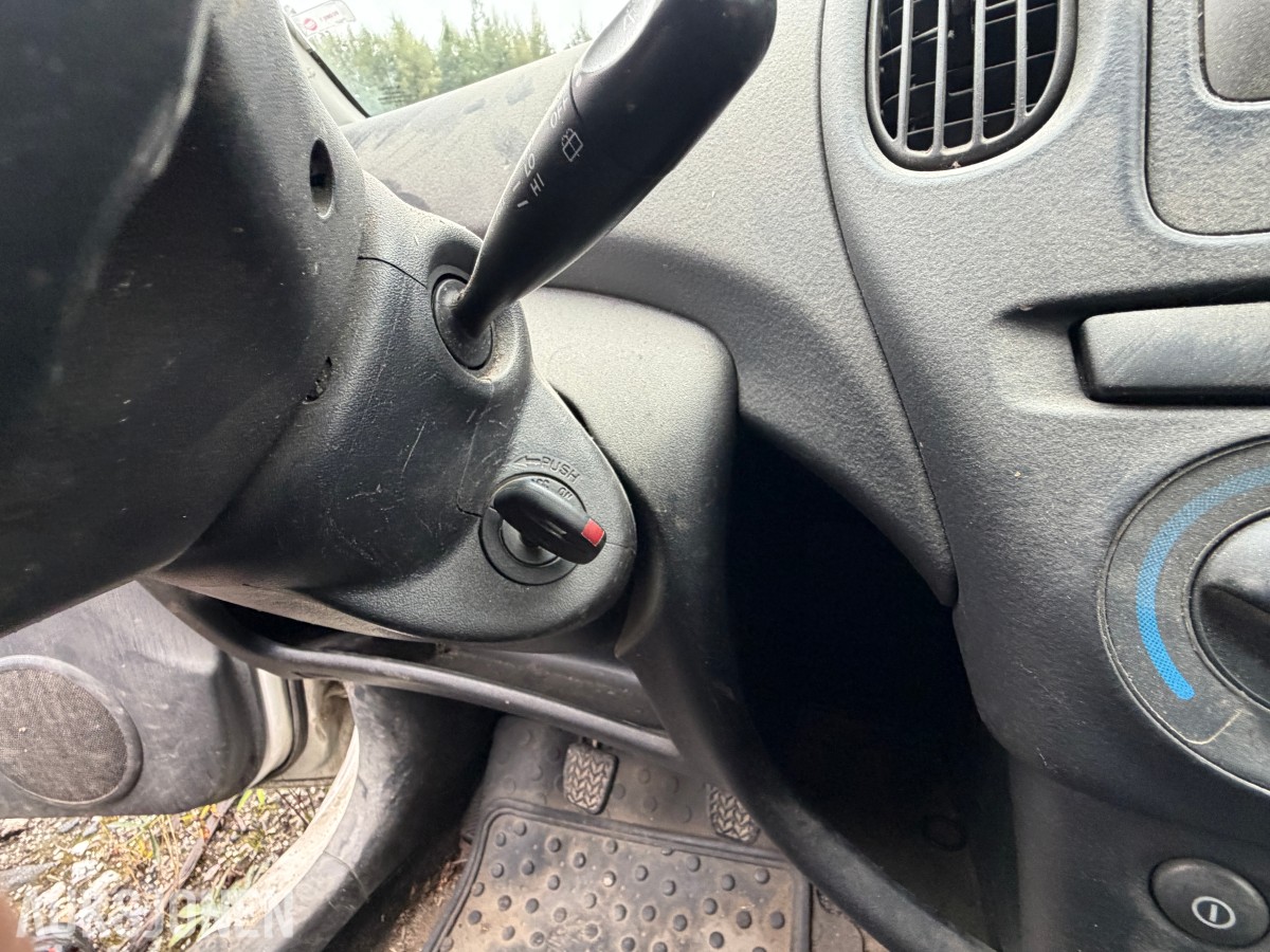 2006 Toyota YARIS VERSO 1.4-75 D + delebil - høystbydende over vrakpant!