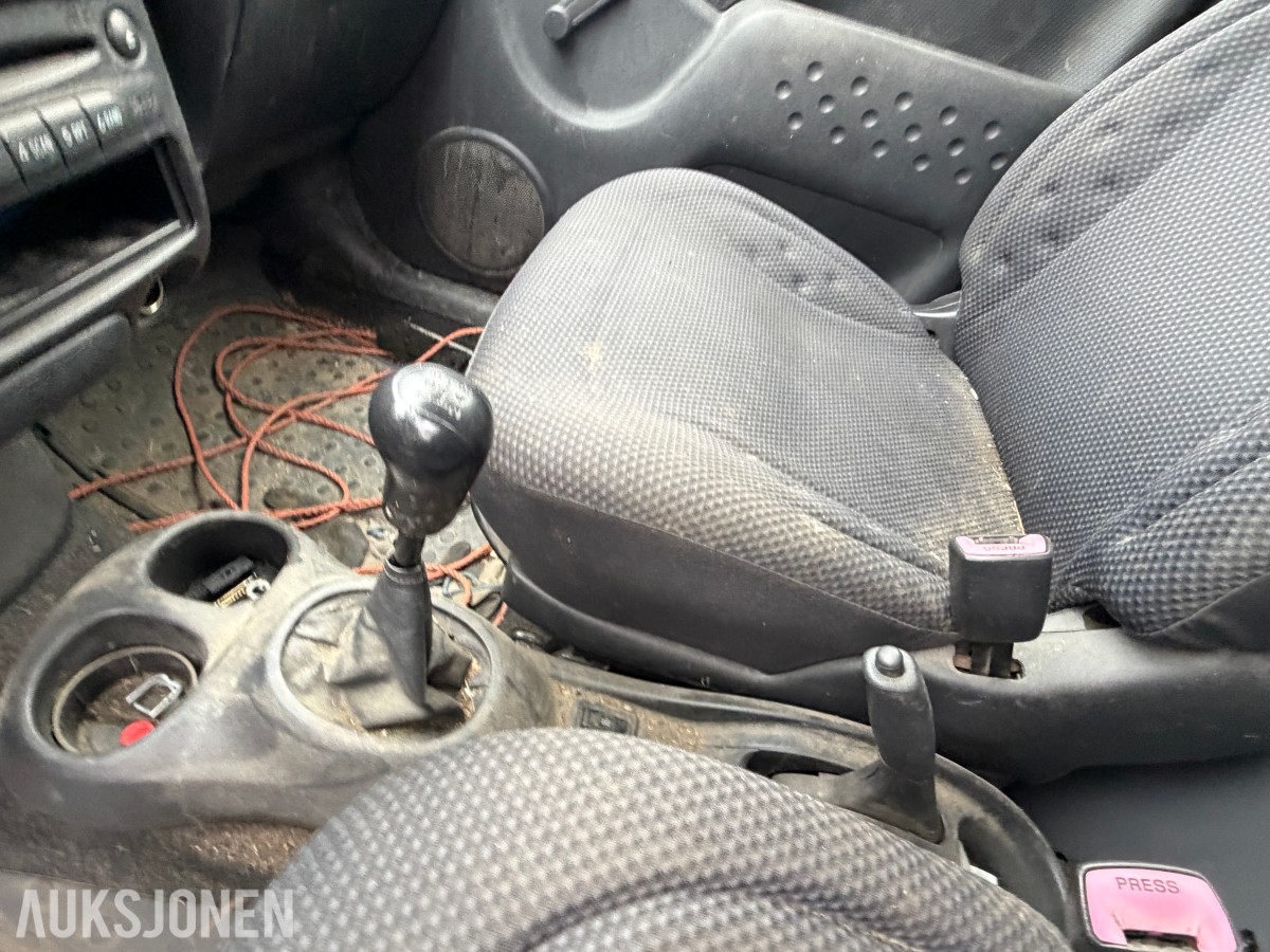 2006 Toyota YARIS VERSO 1.4-75 D + delebil - høystbydende over vrakpant!