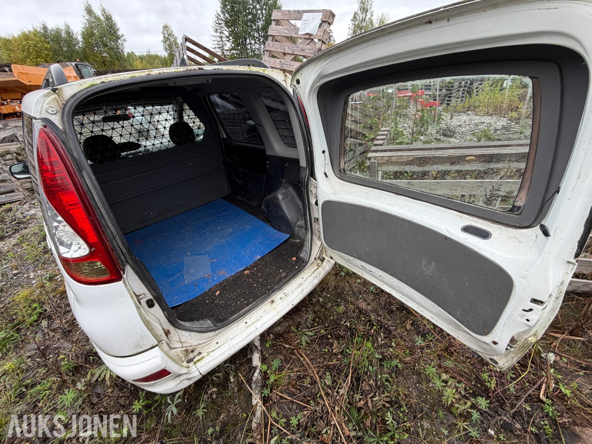 2006 Toyota YARIS VERSO 1.4-75 D + delebil - høystbydende over vrakpant!