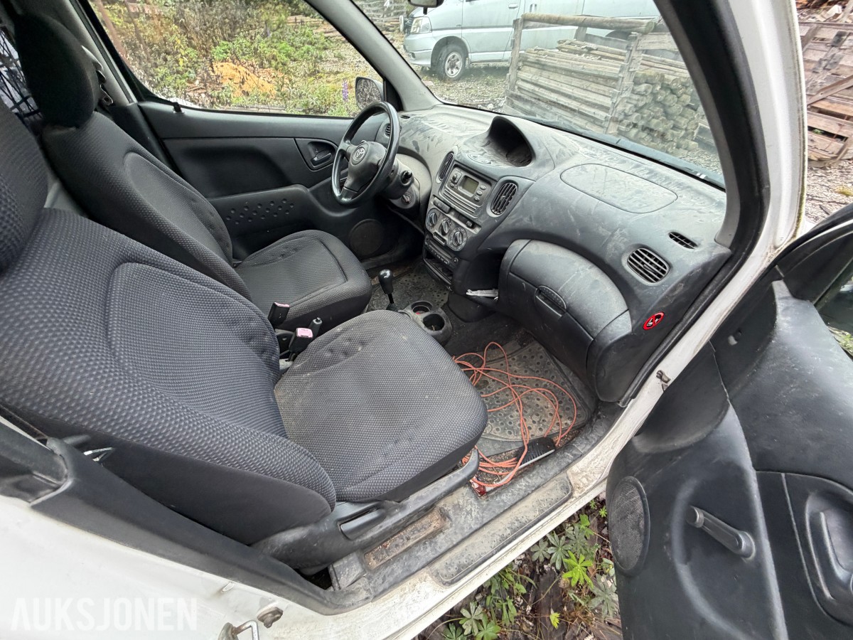 2006 Toyota YARIS VERSO 1.4-75 D + delebil - høystbydende over vrakpant!